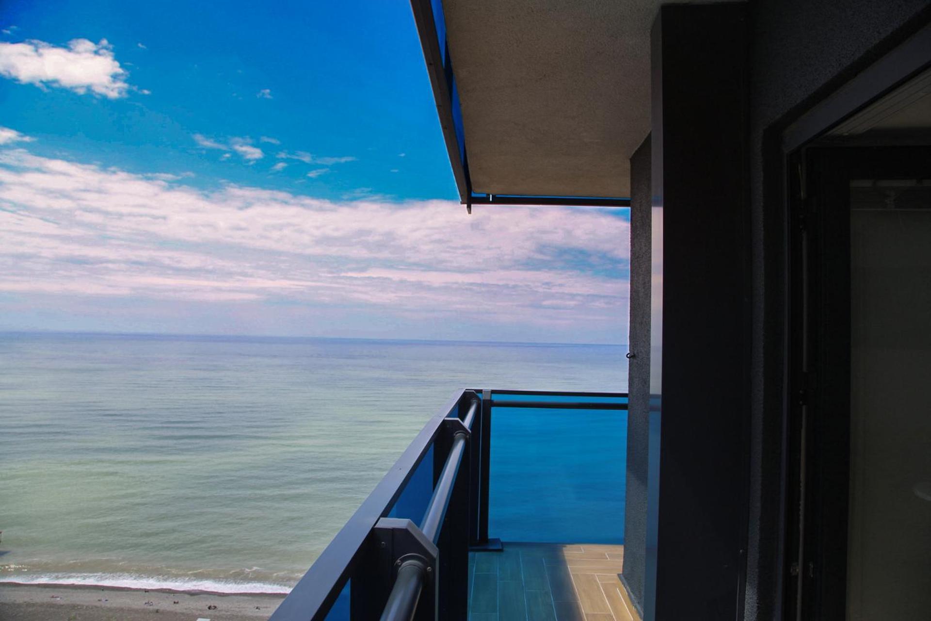 Luxury Beach Front Hotel Batoumi Extérieur photo