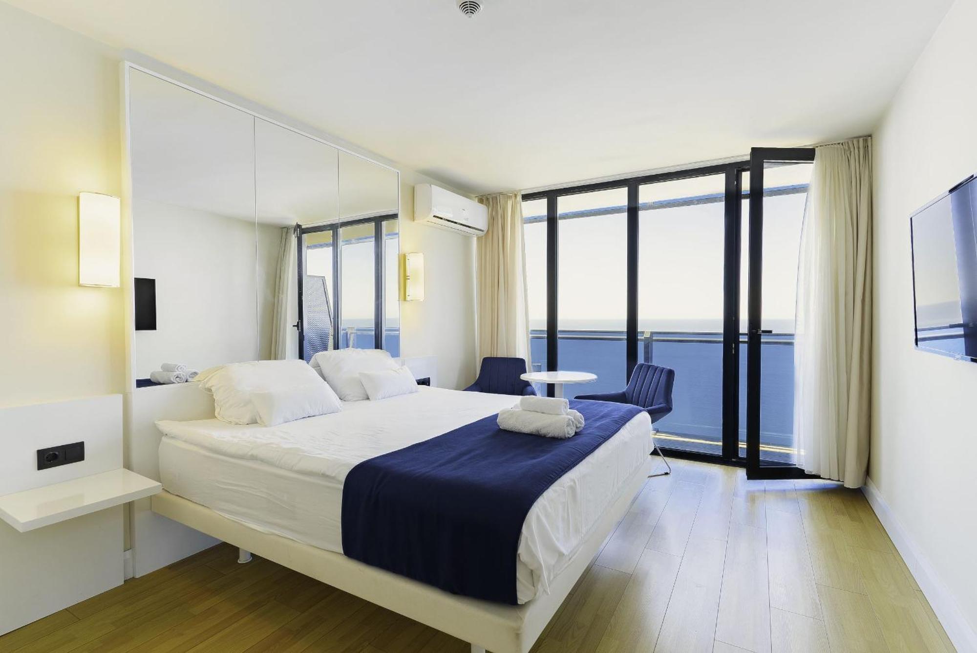 Luxury Beach Front Hotel Batoumi Extérieur photo
