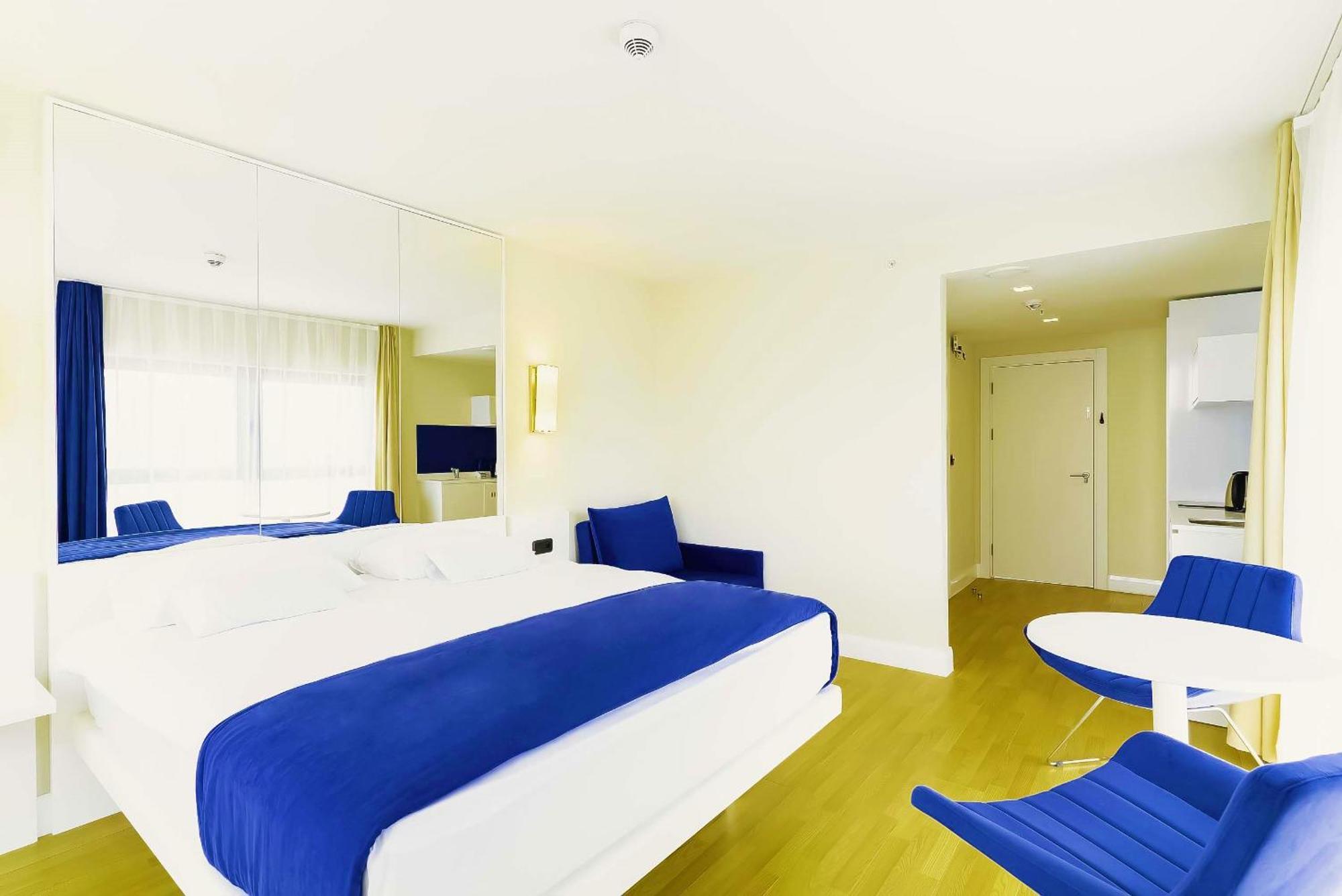 Luxury Beach Front Hotel Batoumi Extérieur photo