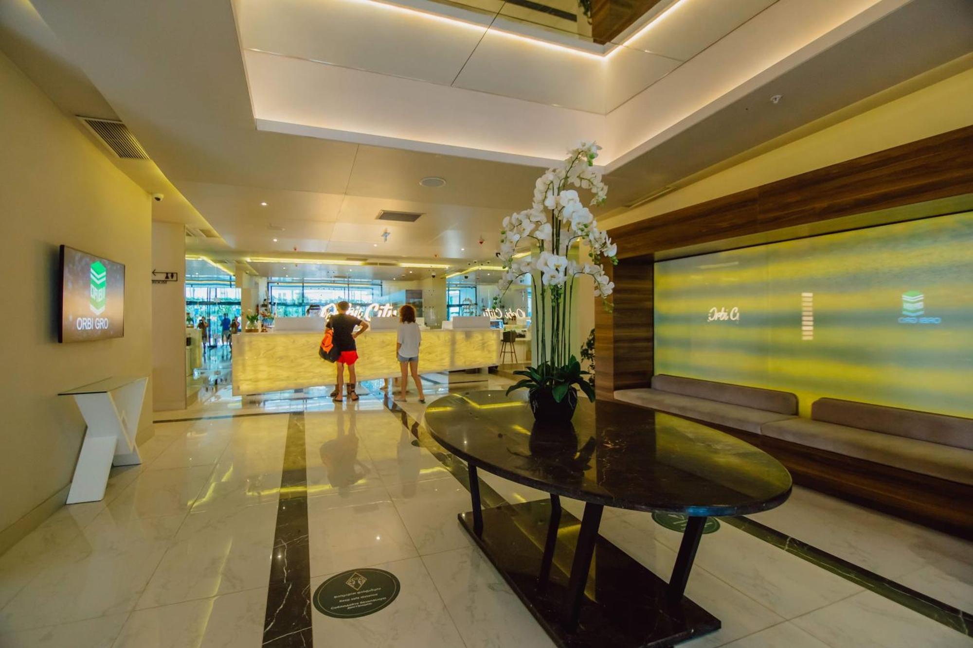 Luxury Beach Front Hotel Batoumi Extérieur photo